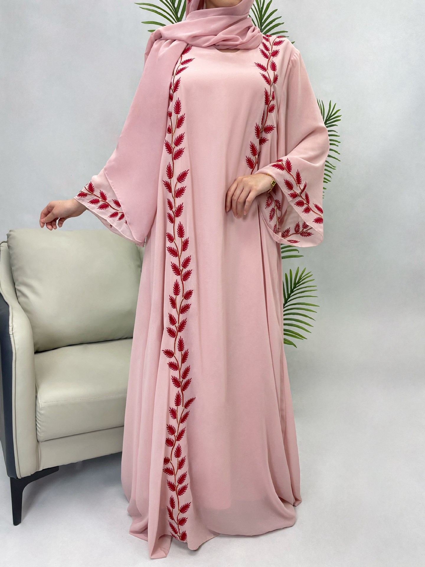Street Fashion Dubai - Sukienka długa z szyfonu w kolorze
