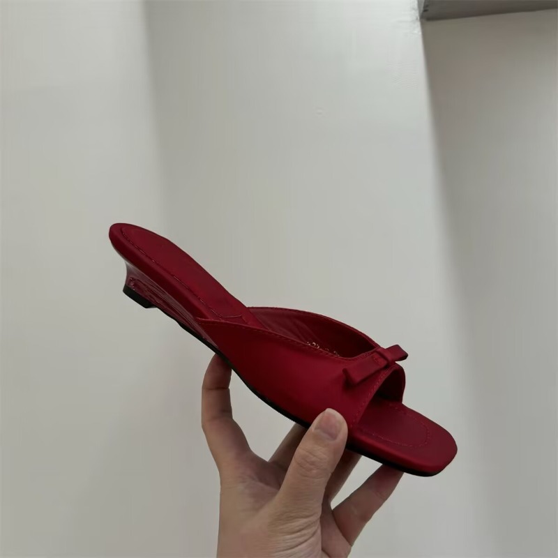 Nowe klapki mule na niskim i w – Street Fashion Look recenzja i cena